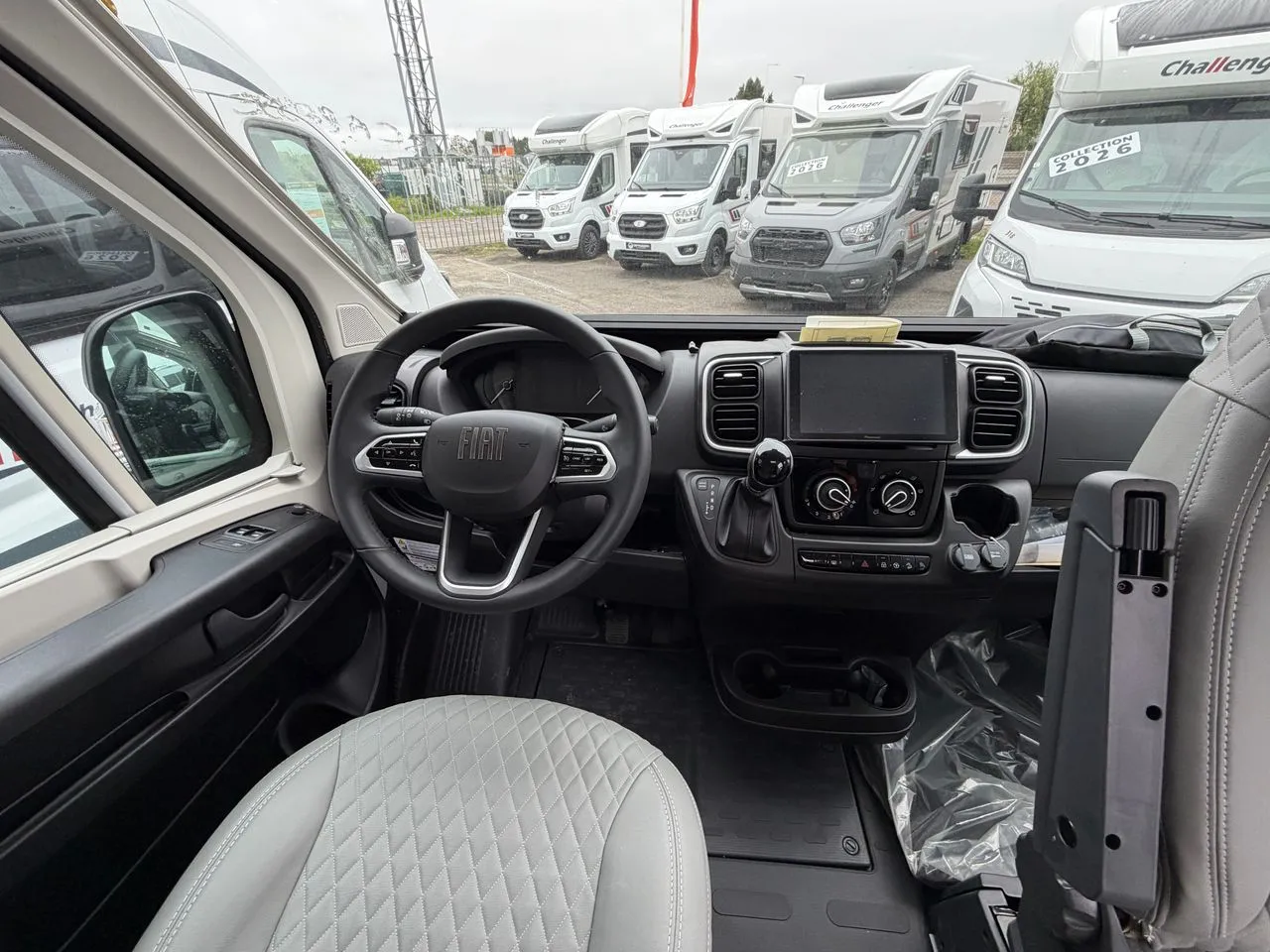 Fourgon aménagé - Challenger - V217 - 2026