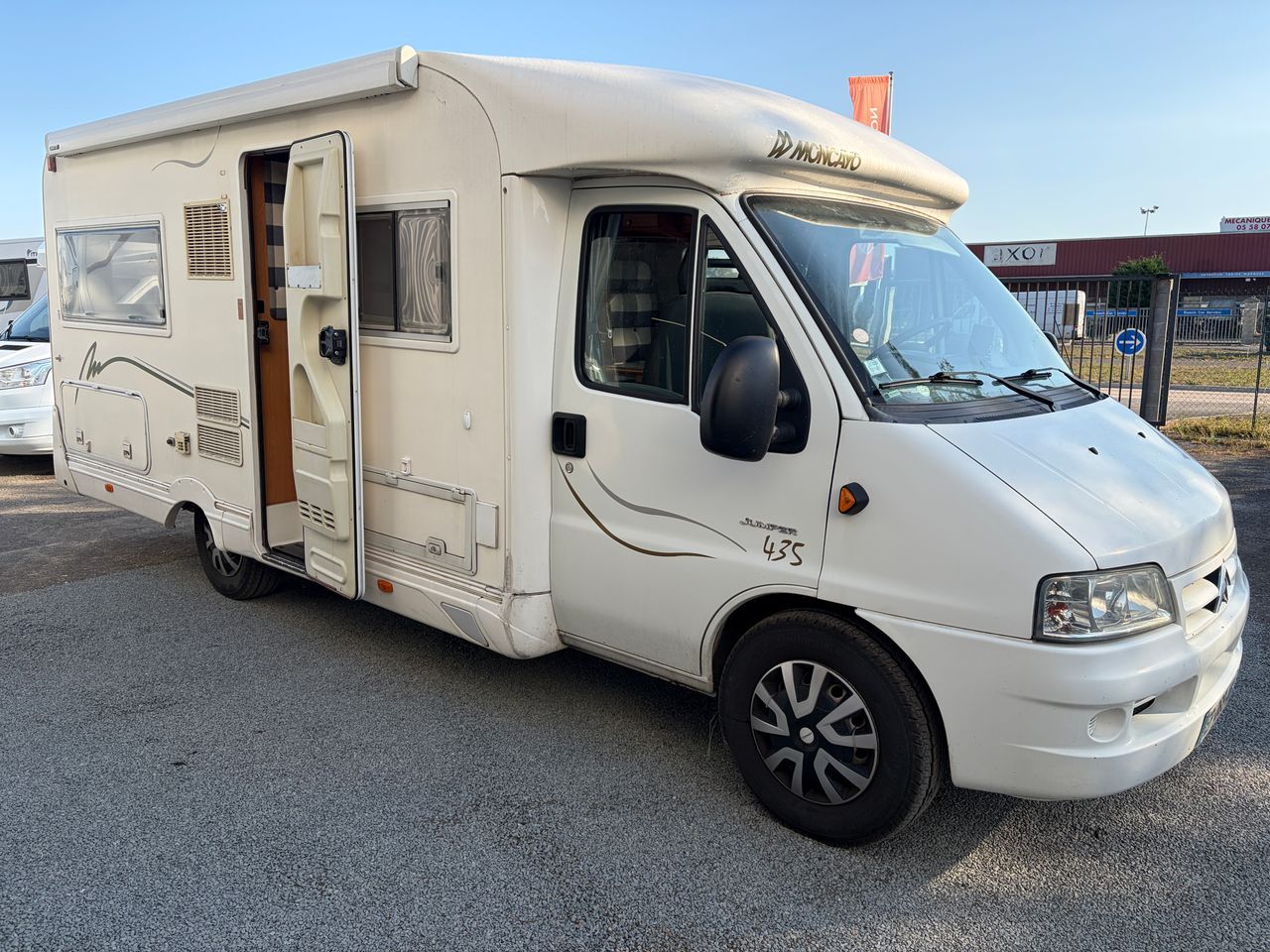 Camping-car MONCAYO 435