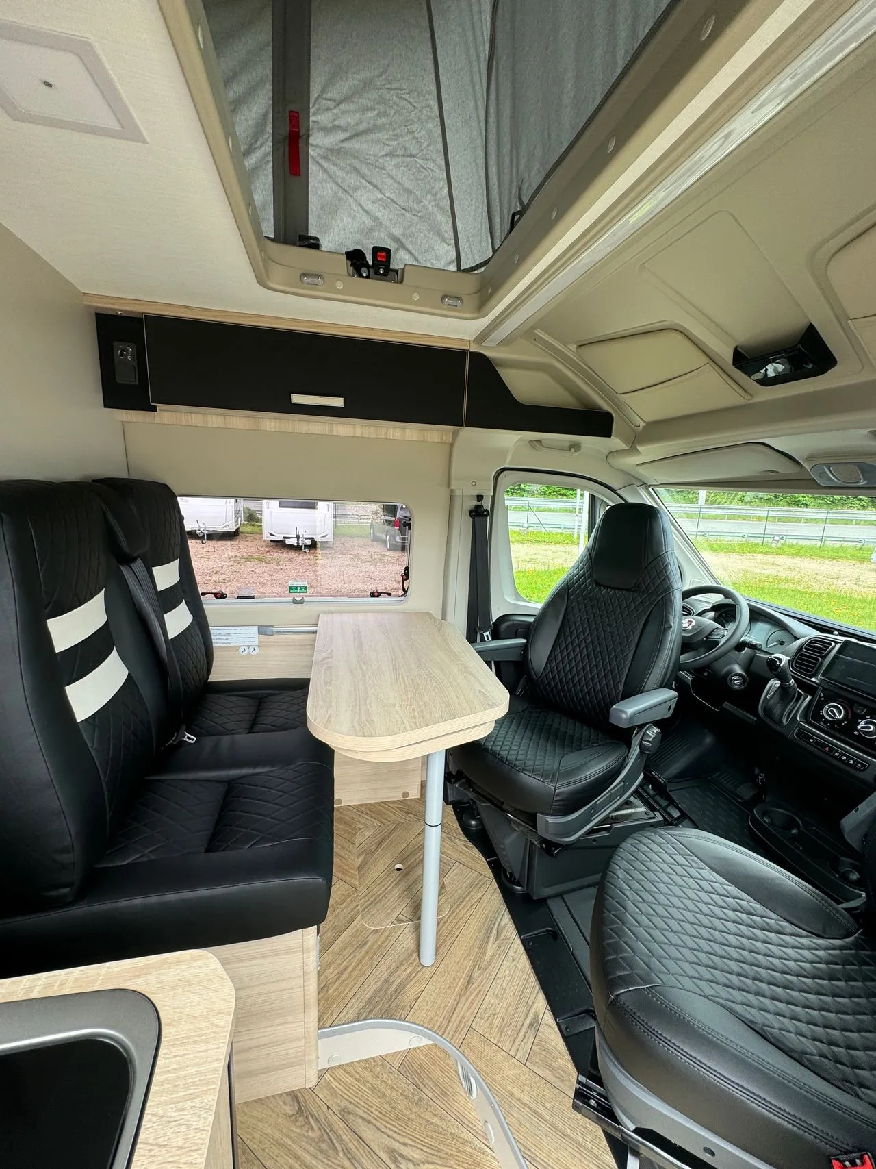 Fourgon aménagé - Chausson - V690 SPORT LINE POP-UP - 2024