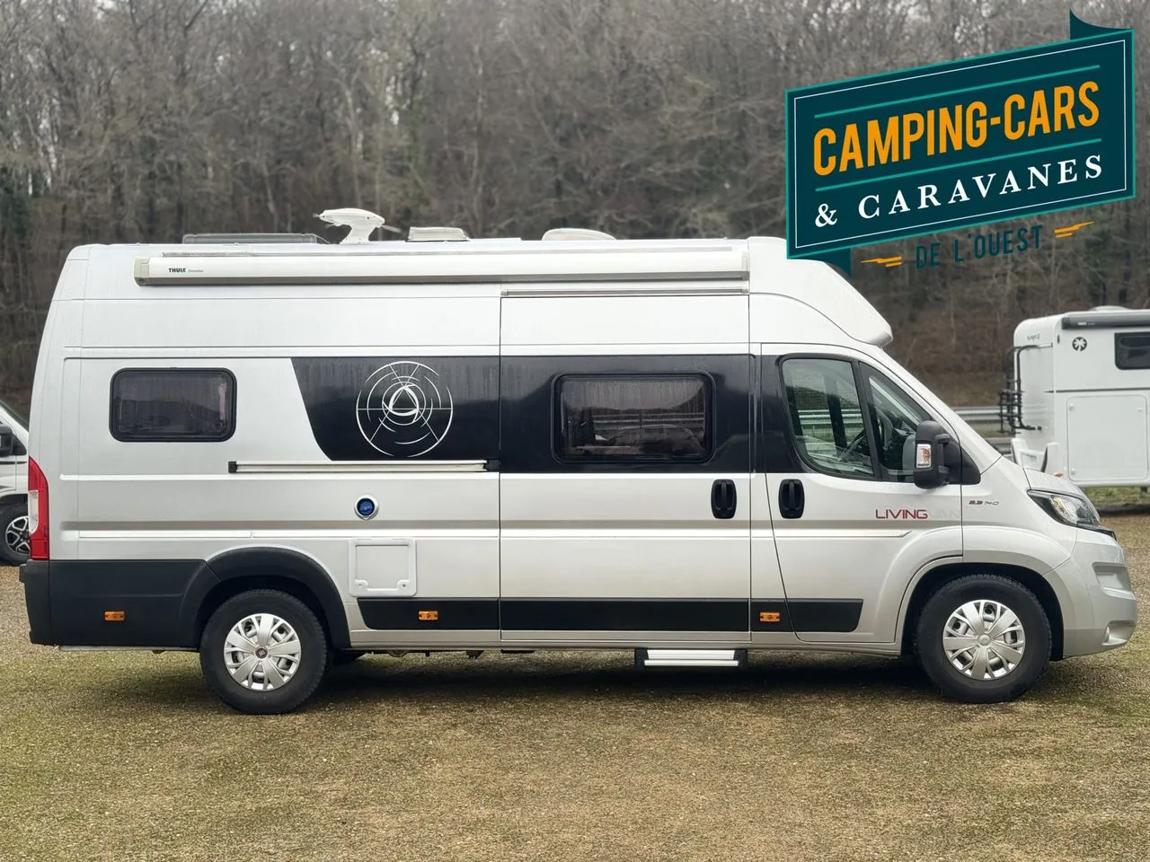 LIVING VAN