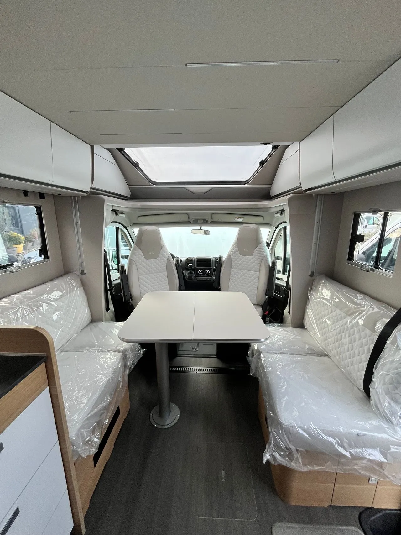 Camping-car - Adria - Matrix Plus 670 DC - 2025