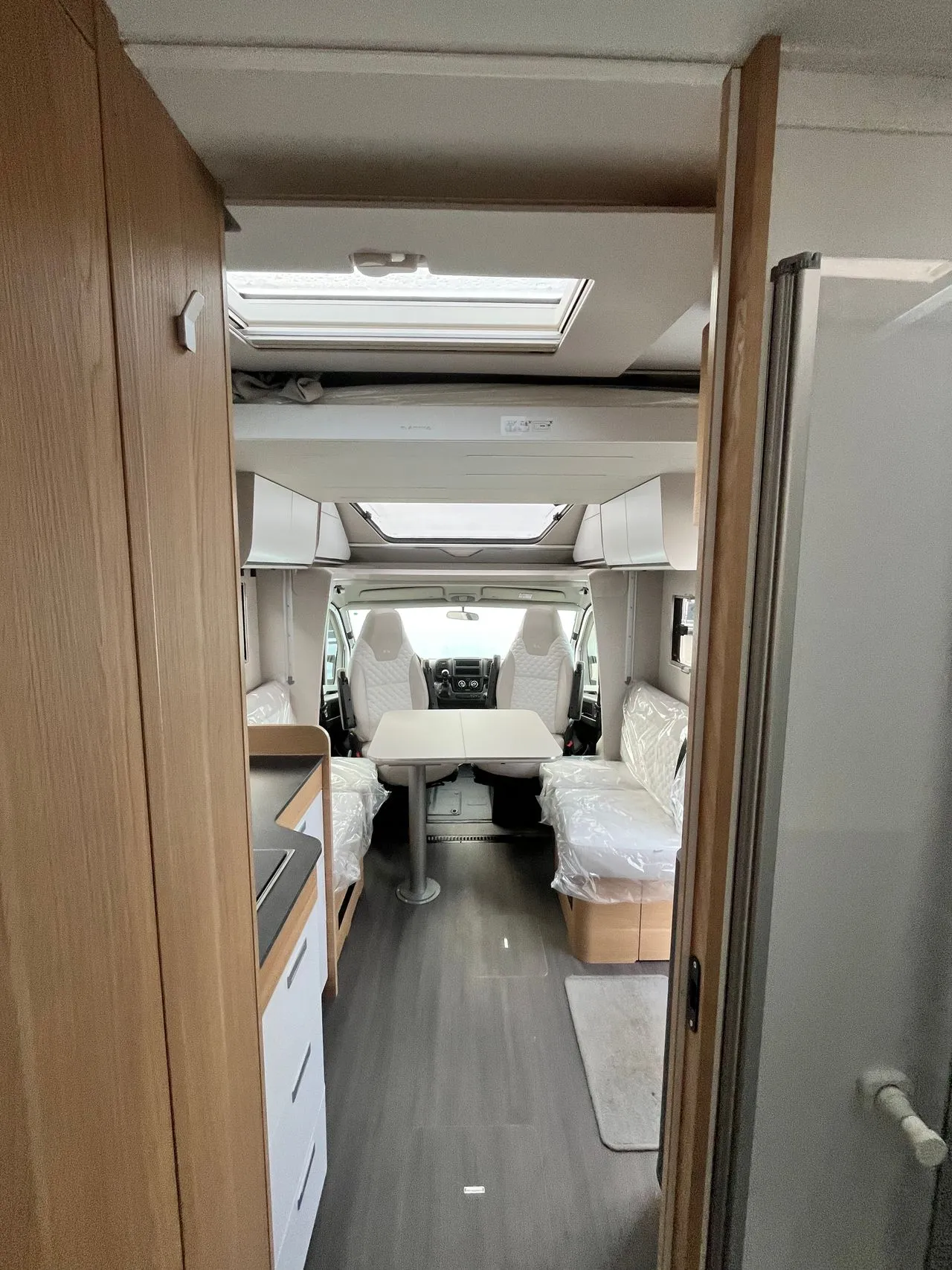 Camping-car - Adria - Matrix Plus 670 DC - 2025