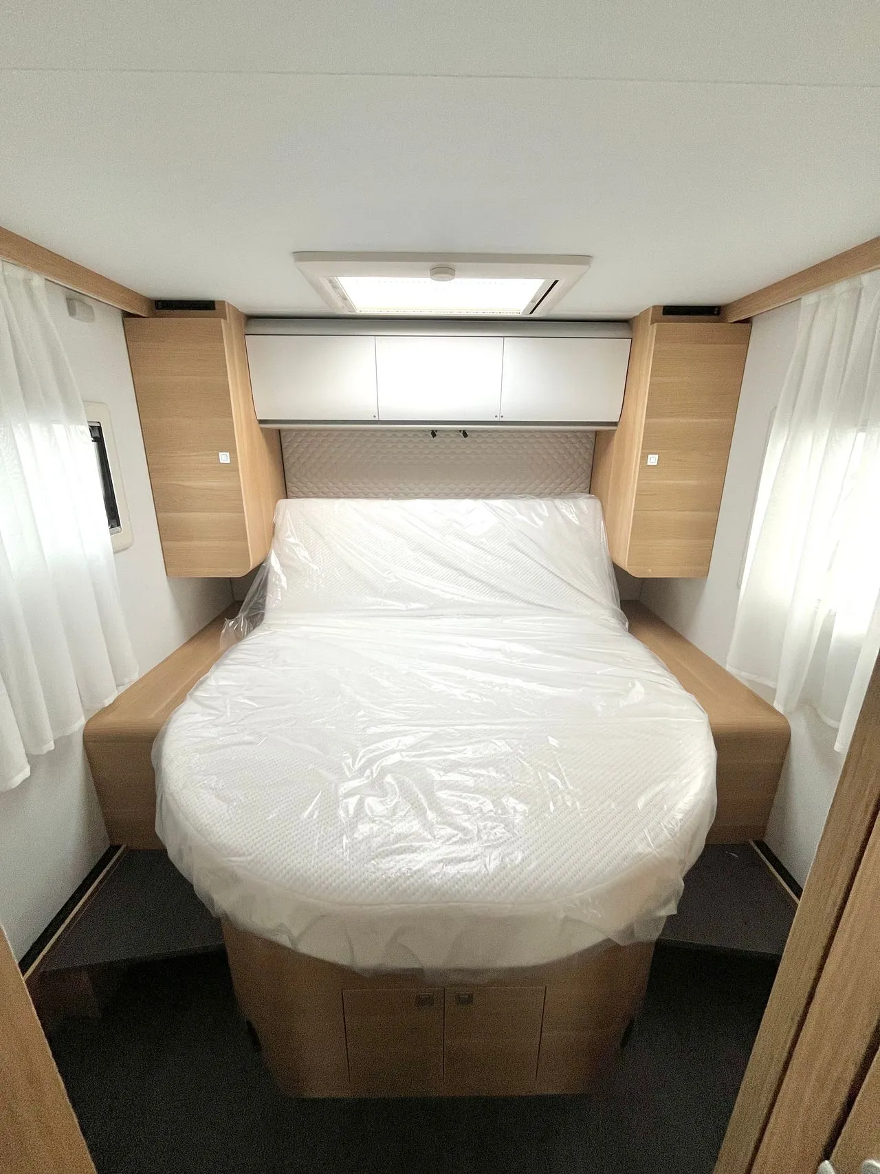 Camping-car - Adria - Matrix Plus 670 DC - 2025
