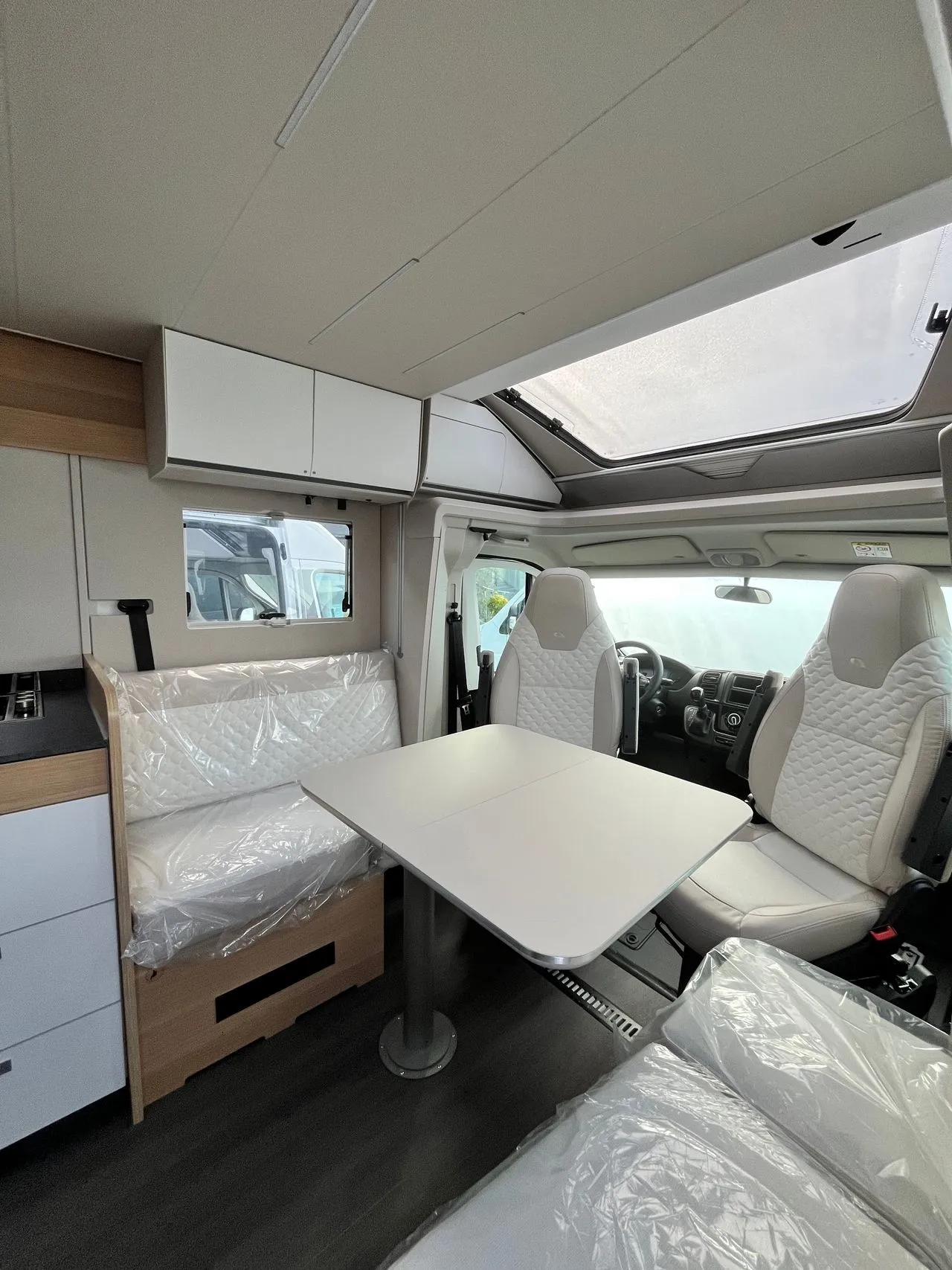 Camping-car - Adria - Matrix Plus 670 DC - 2025