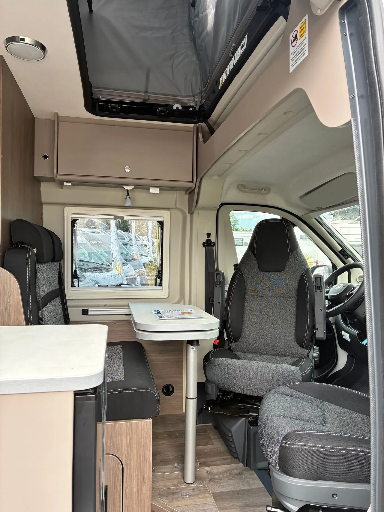 Fourgon aménagé - Carado - CV 540 PRO + Toit - 2025