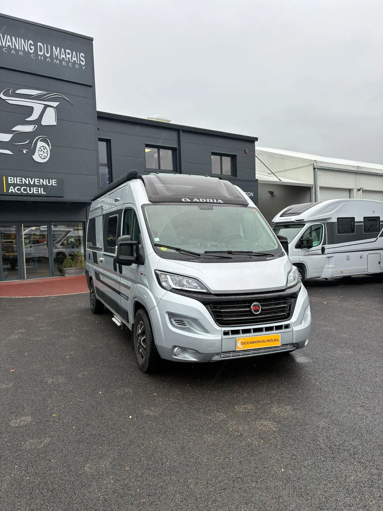 Twin 600 SPB Supreme