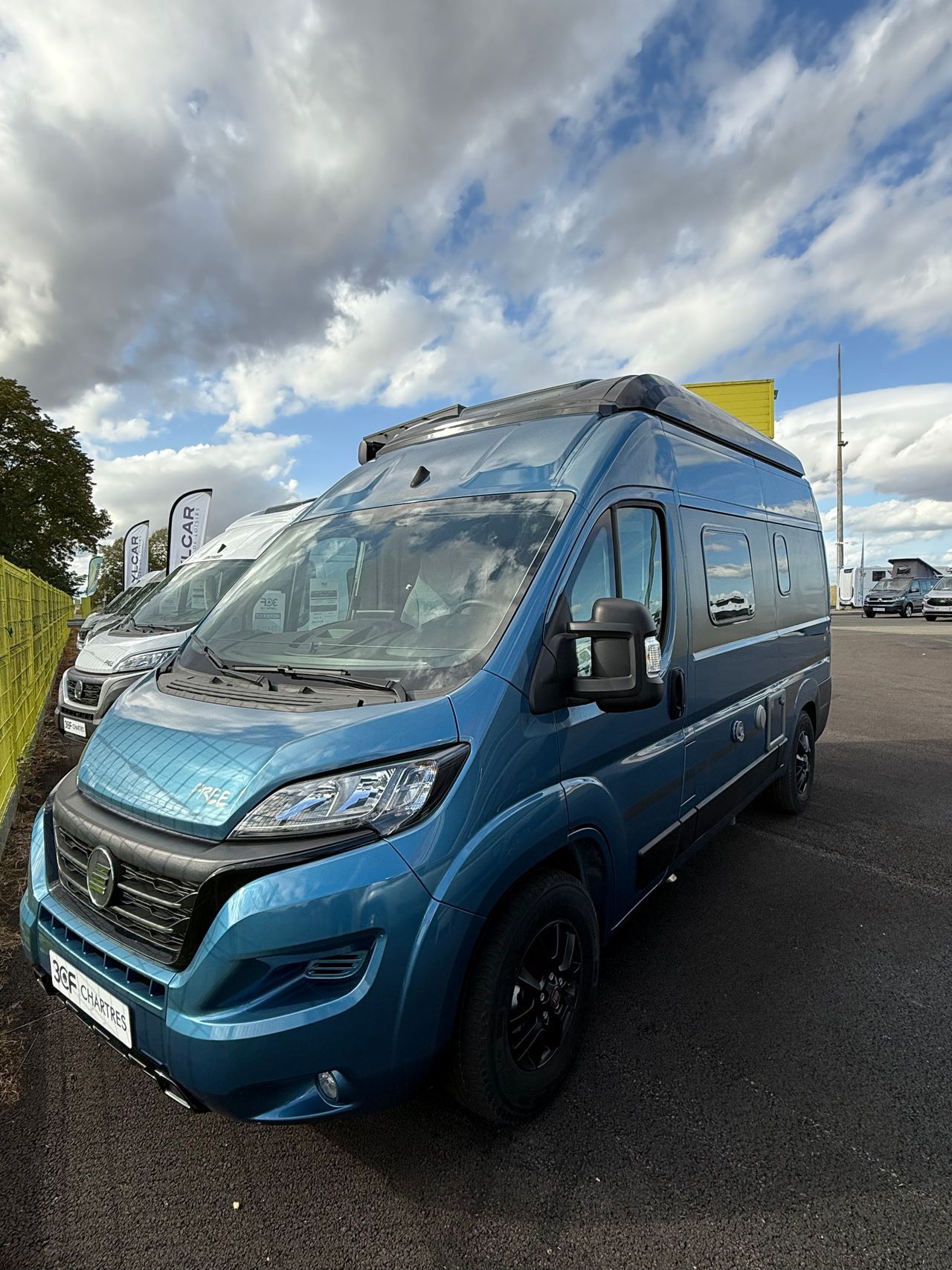 Hymer Camper Vans FREE 540 Blue édition