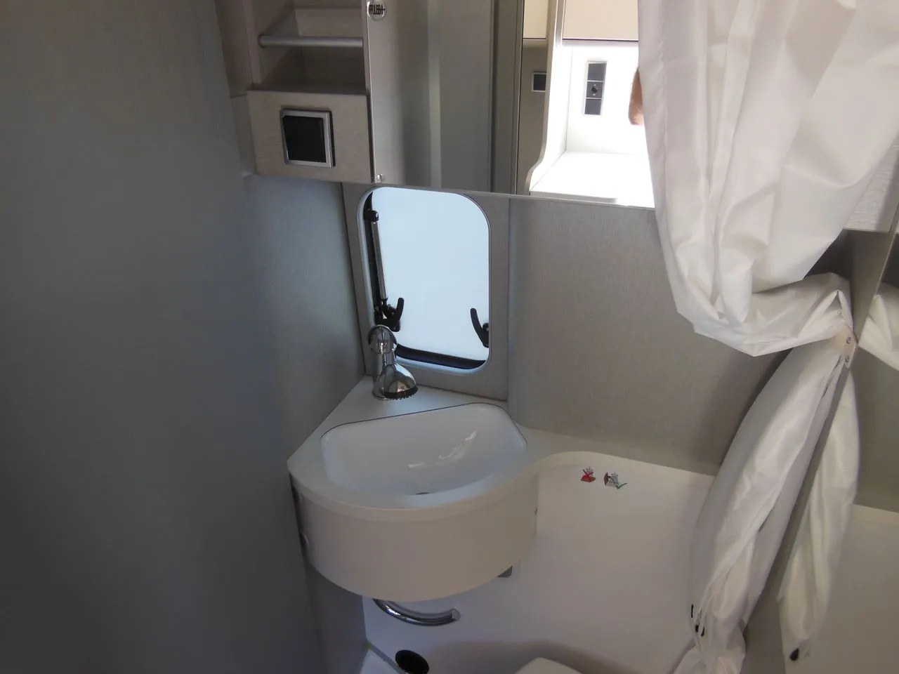 Fourgon aménagé - Hymer Camper Vans - FREE 540 Blue édition - 2024