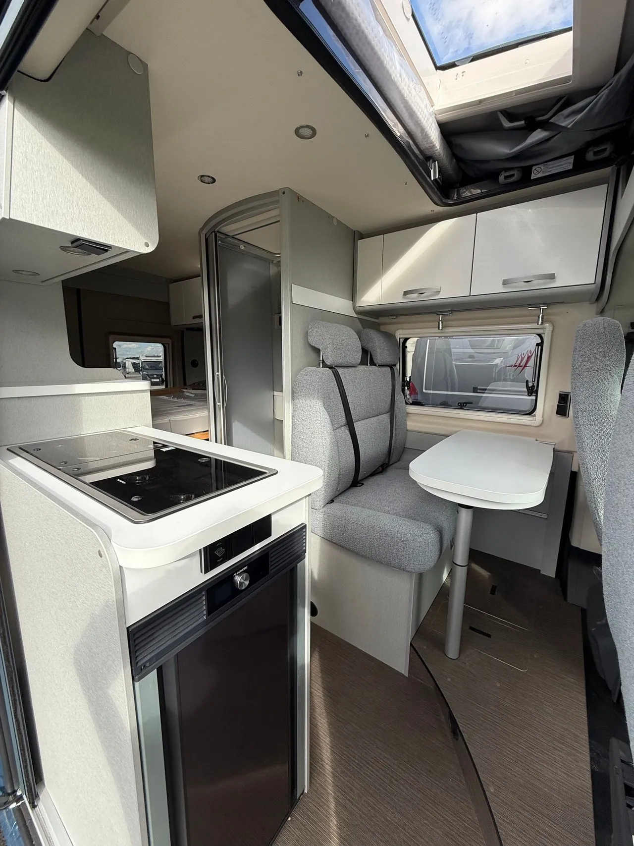 Fourgon aménagé - Hymer Camper Vans - FREE 540 Blue édition - 2024