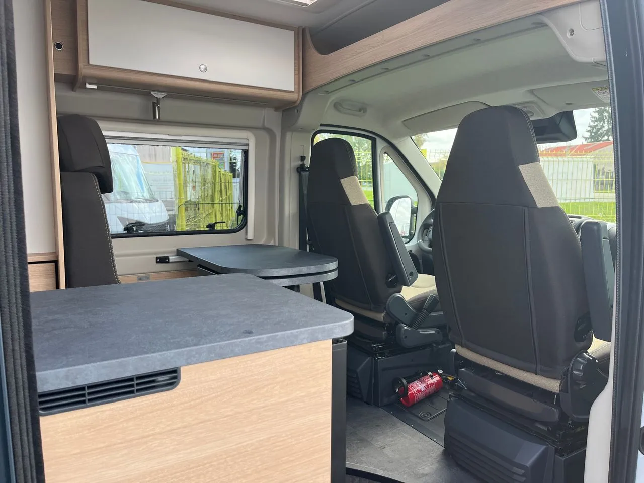 Fourgon aménagé - Road Car - R 640 - 2024