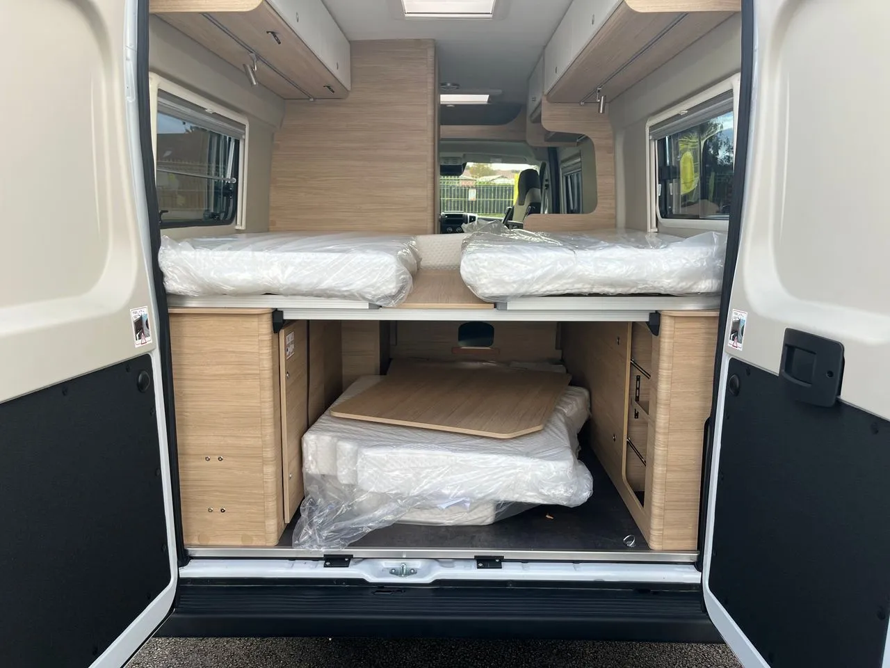 Fourgon aménagé - Road Car - R 640 - 2024