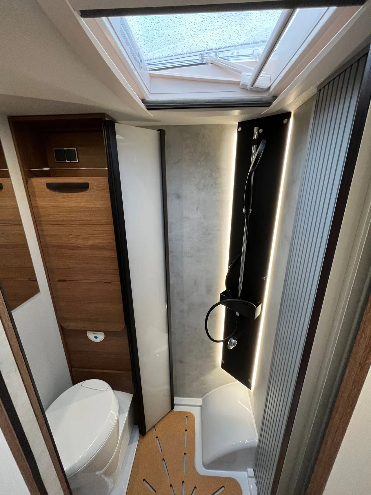 Camping-car - Fleurette - 69 LJG - 2026
