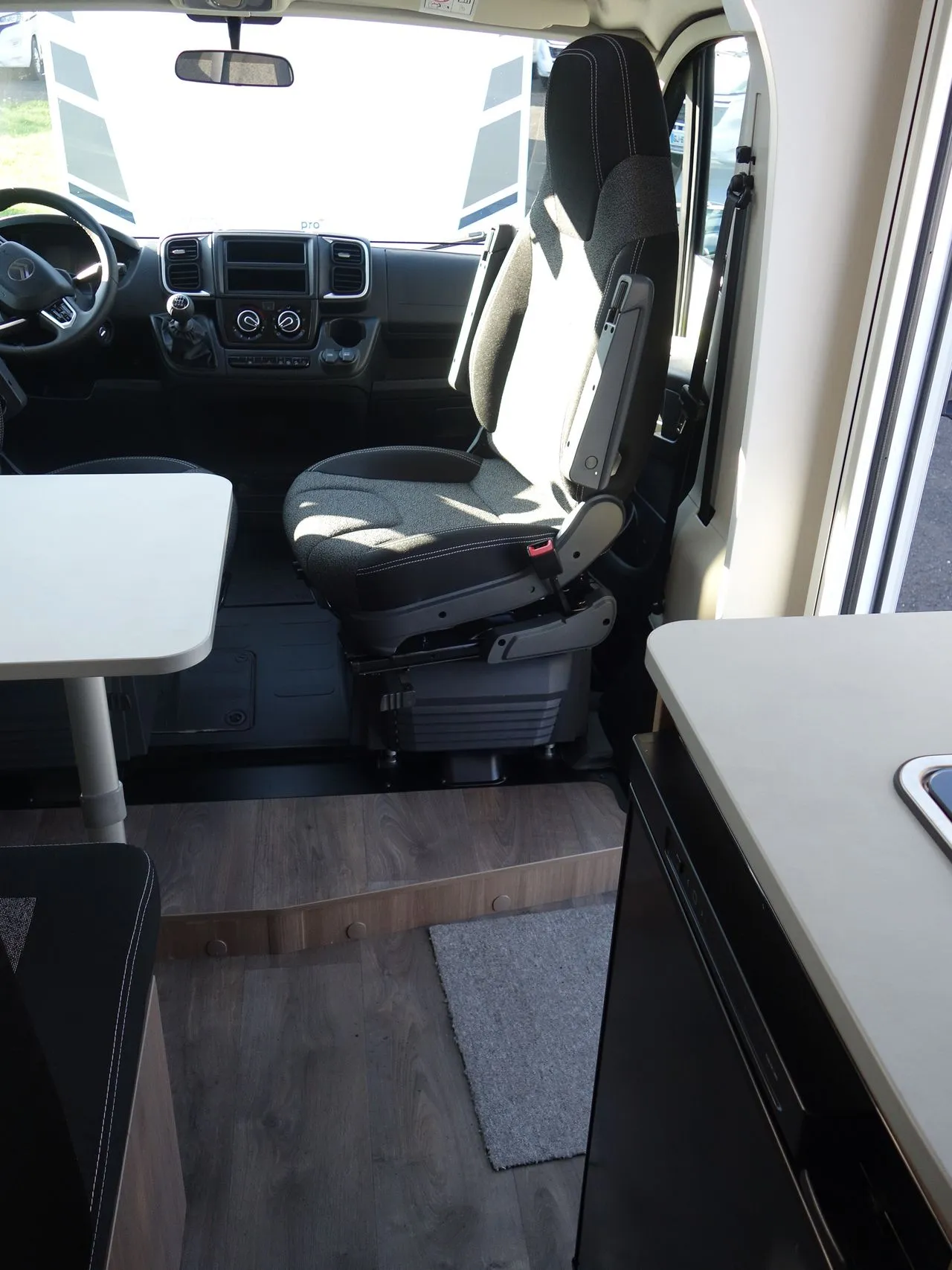 Camping-car - Carado - V 337 PRO + - 2025