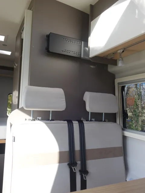 Fourgon aménagé - LMC - innovan 590