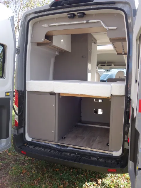 Fourgon aménagé - LMC - innovan 590