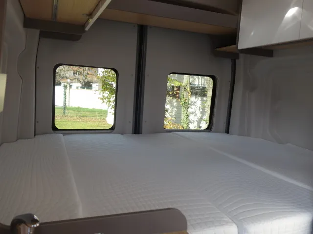 Fourgon aménagé - LMC - innovan 590