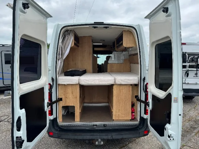 MASTER VAN XS