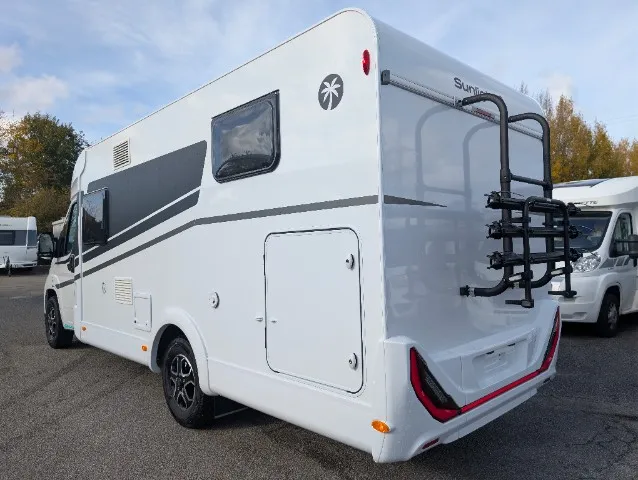 V 67 S Adventure Edition