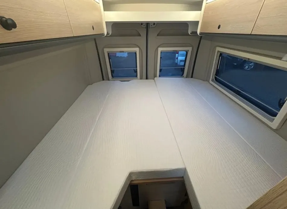 CAMPER VAN CLIFF 640 X