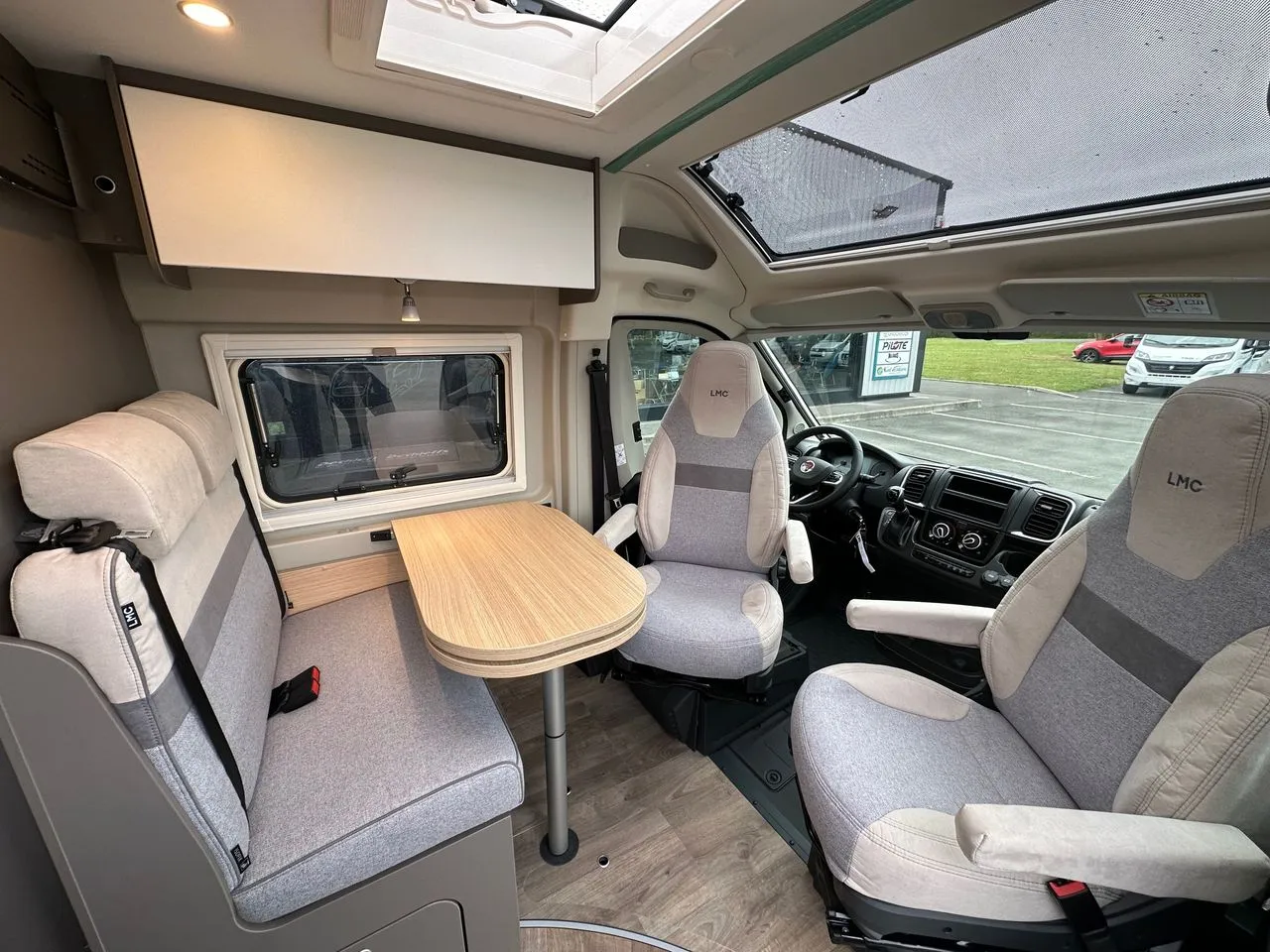 Fourgon aménagé - LMC - INNOVAN 600 BOITE AUTOMATIQUE - 2024