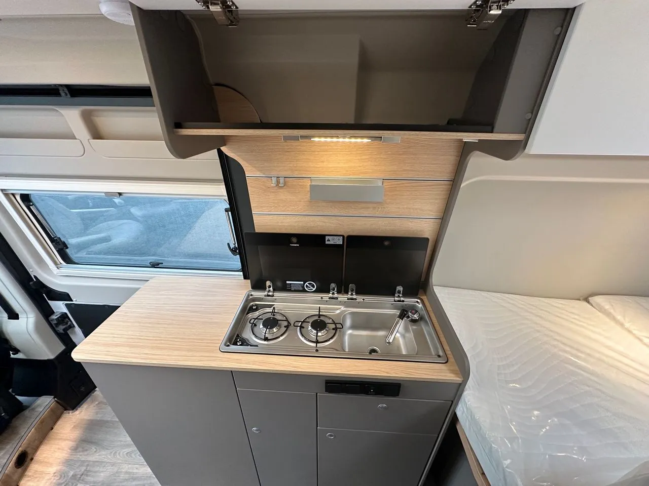 Fourgon aménagé - LMC - INNOVAN 600 BOITE AUTOMATIQUE - 2024