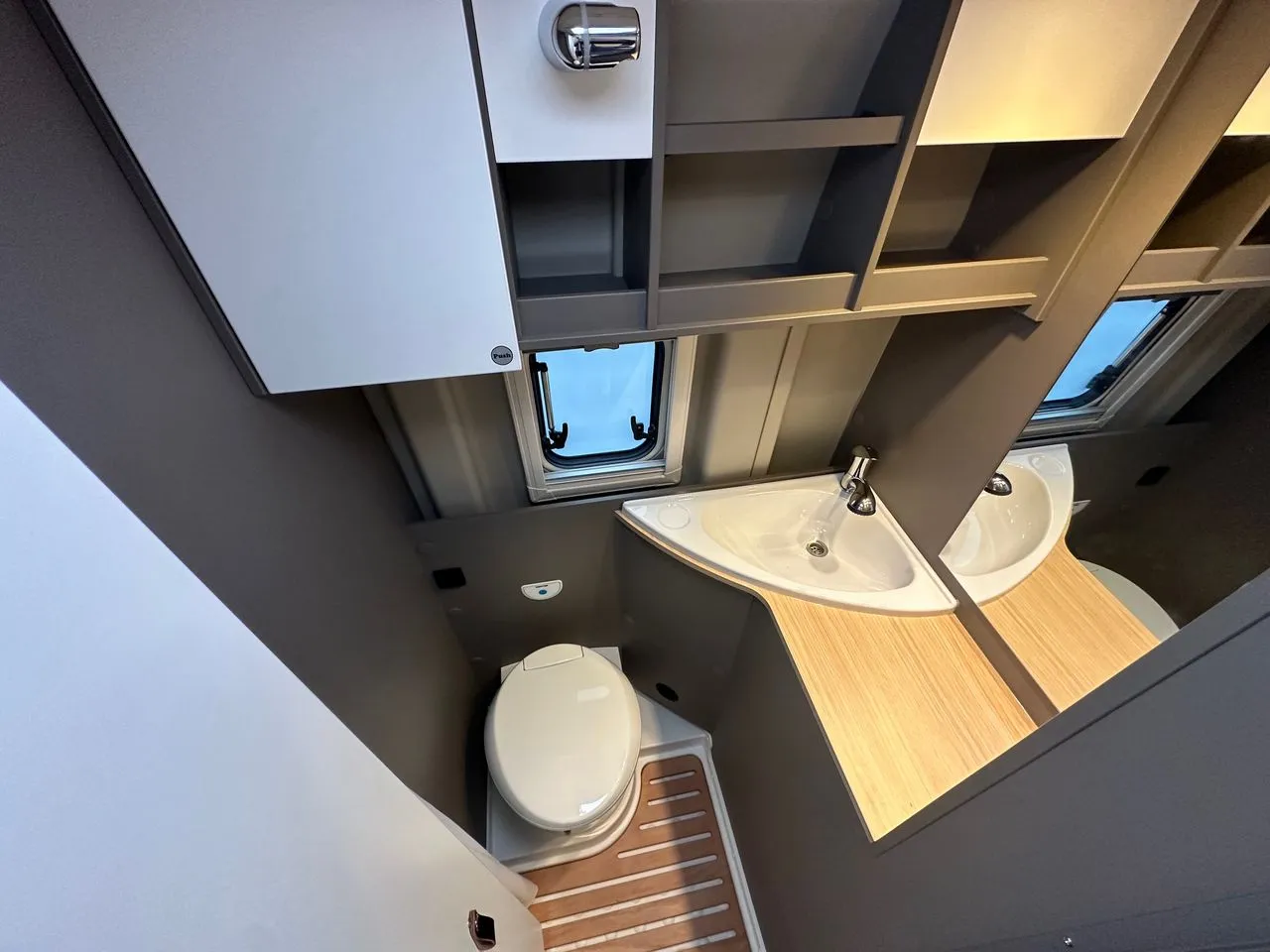 Fourgon aménagé - LMC - INNOVAN 600 BOITE AUTOMATIQUE - 2024
