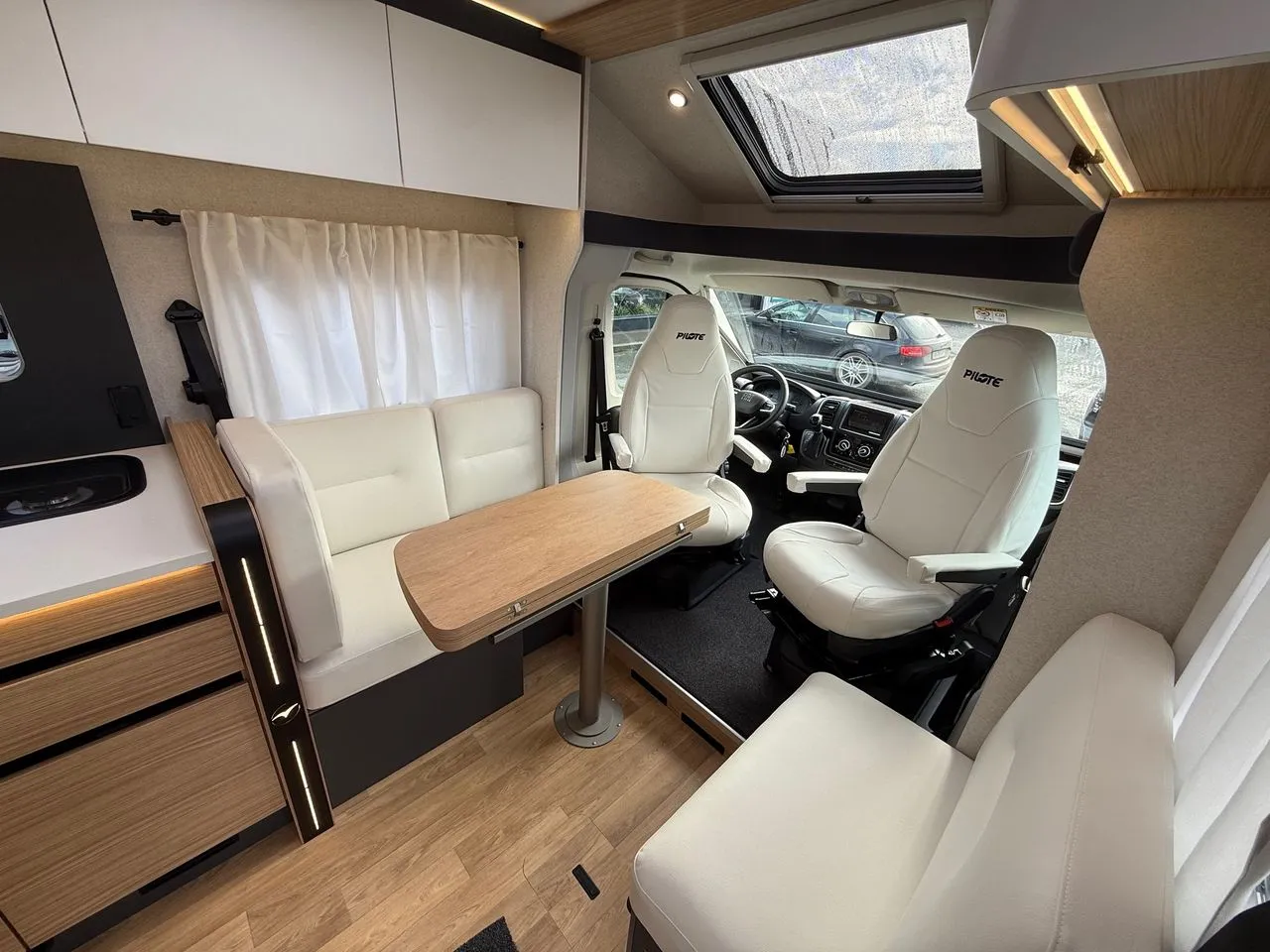 Camping-car - Pilote - P740FC EXPRESSION BOITE AUTOMATIQUE - 2025