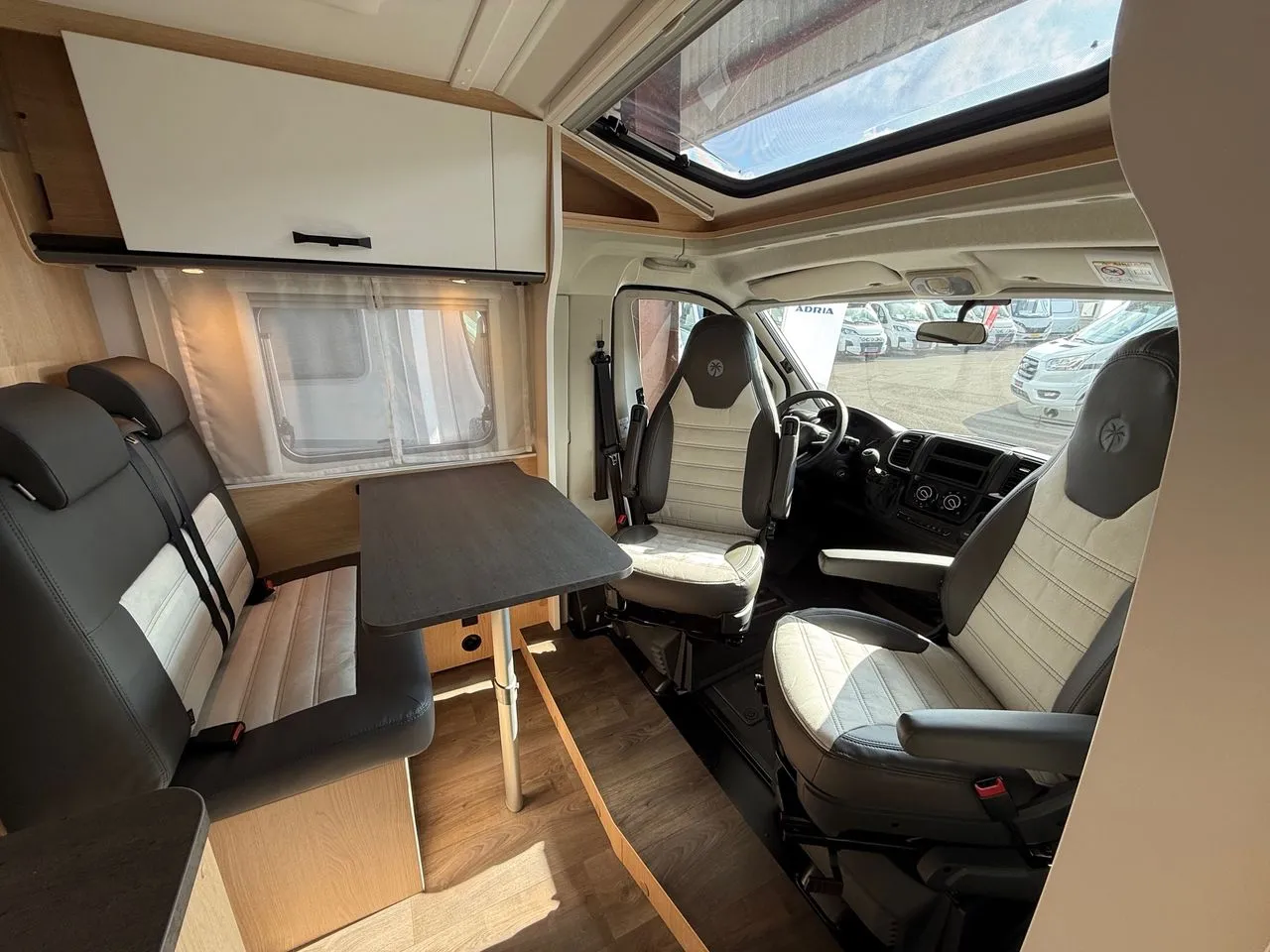 Camping-car - Sunlight - V66 - 2025