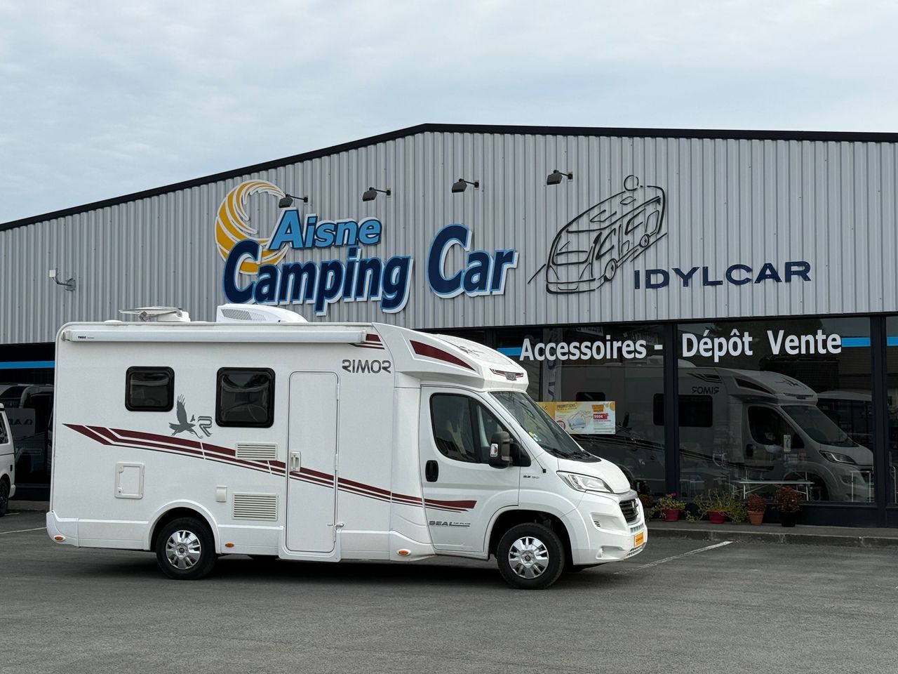 Camping-car RIMOR SEAL 12 + 6 PLACES