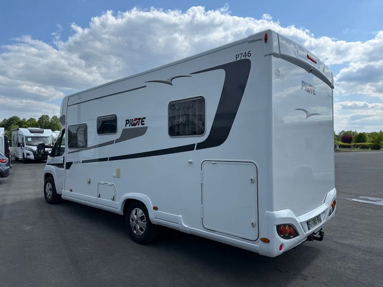 P746 FC Essentiel