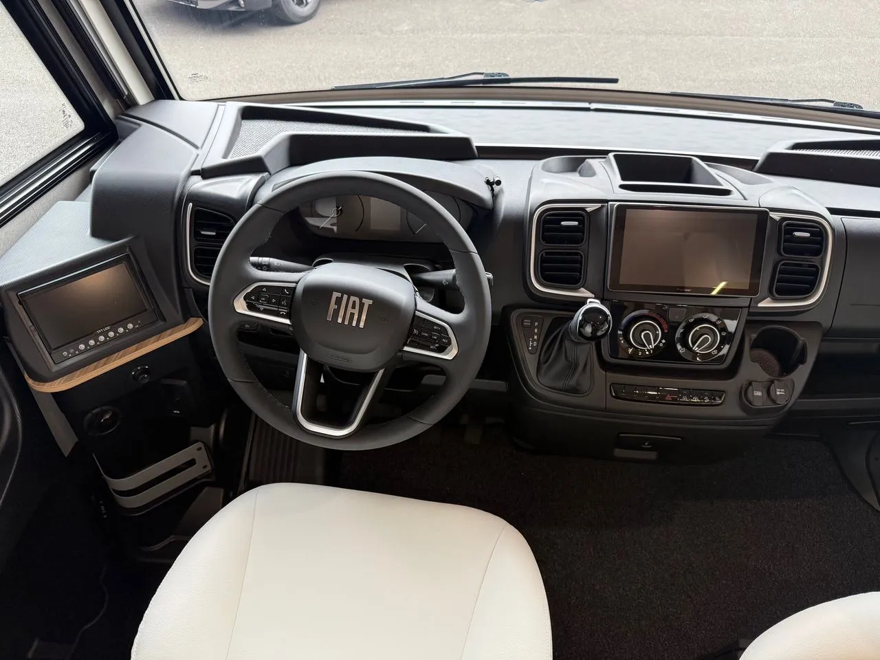 Camping-car - Pilote - G740 FC EVIDENCE