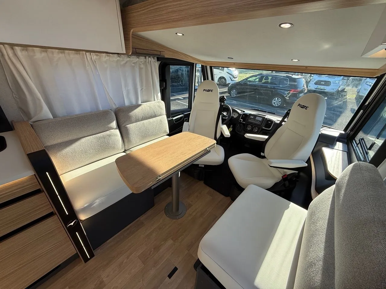 Camping-car - Pilote - G740FGJ - 2026