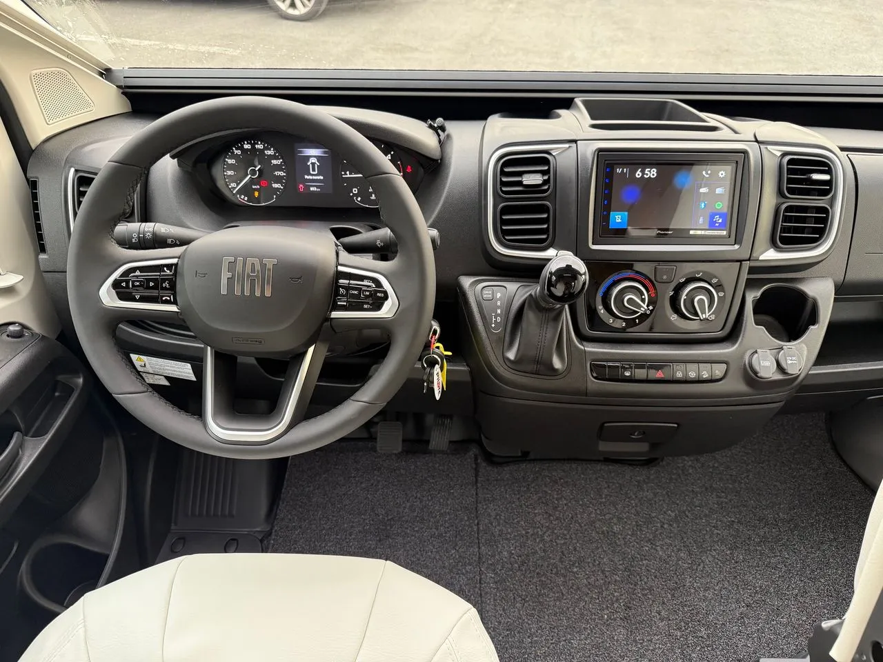 Camping-car - Pilote - P740 FC - 2026