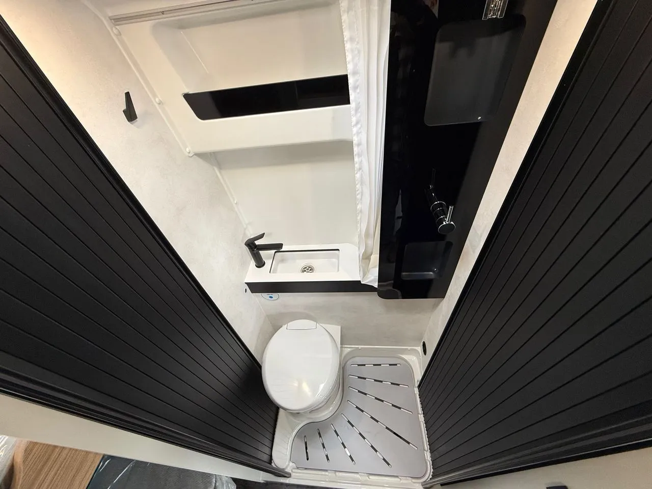 Fourgon aménagé - Pilote - V630S - 2026