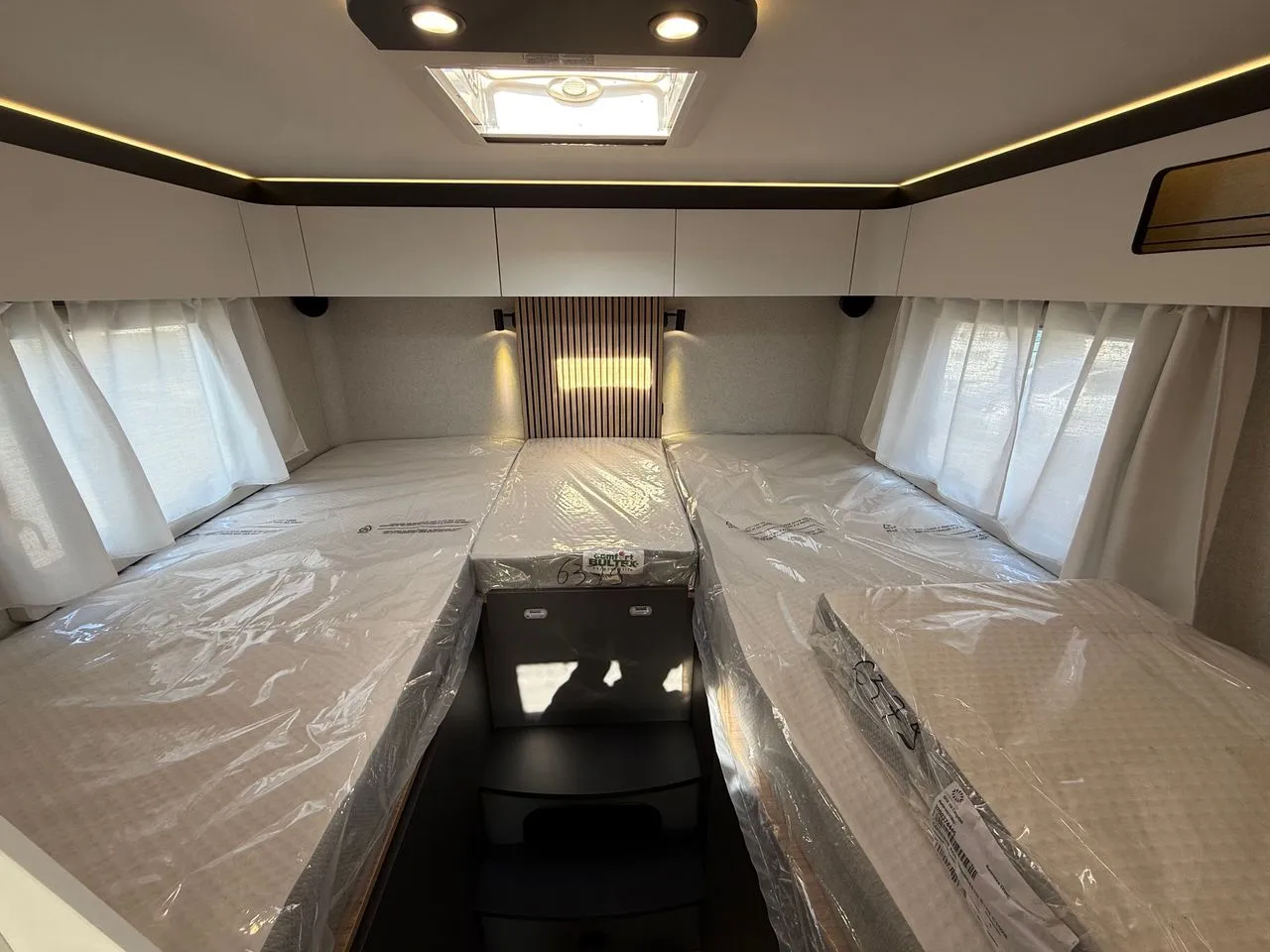 Camping-car - Pilote - P740FGJ EVIDENCE - 2026