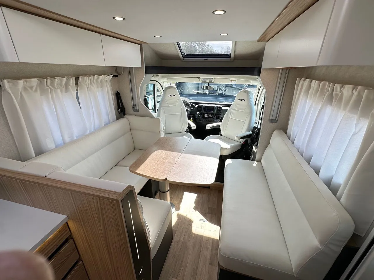 Camping-car - Pilote - P720P EXPRESSION - 2026