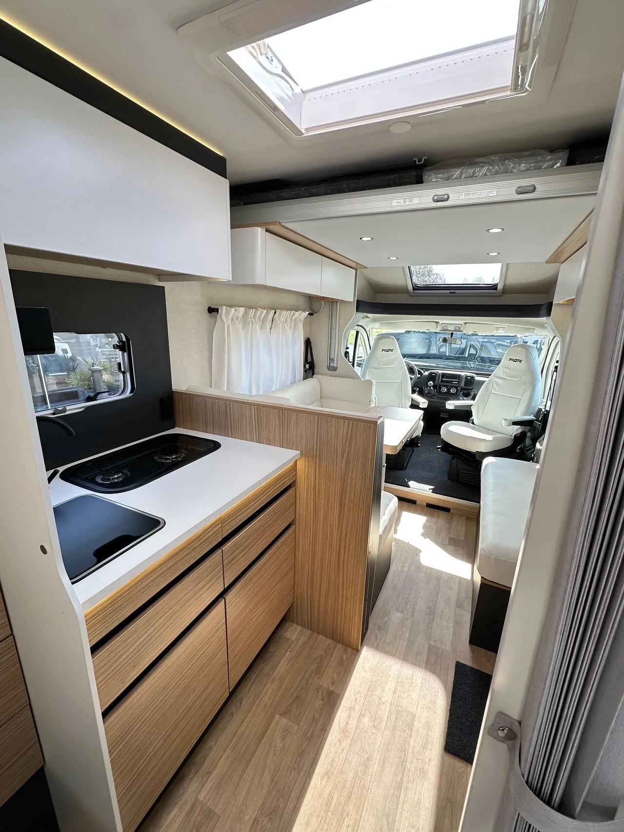 Camping-car - Pilote - P720P EXPRESSION - 2026