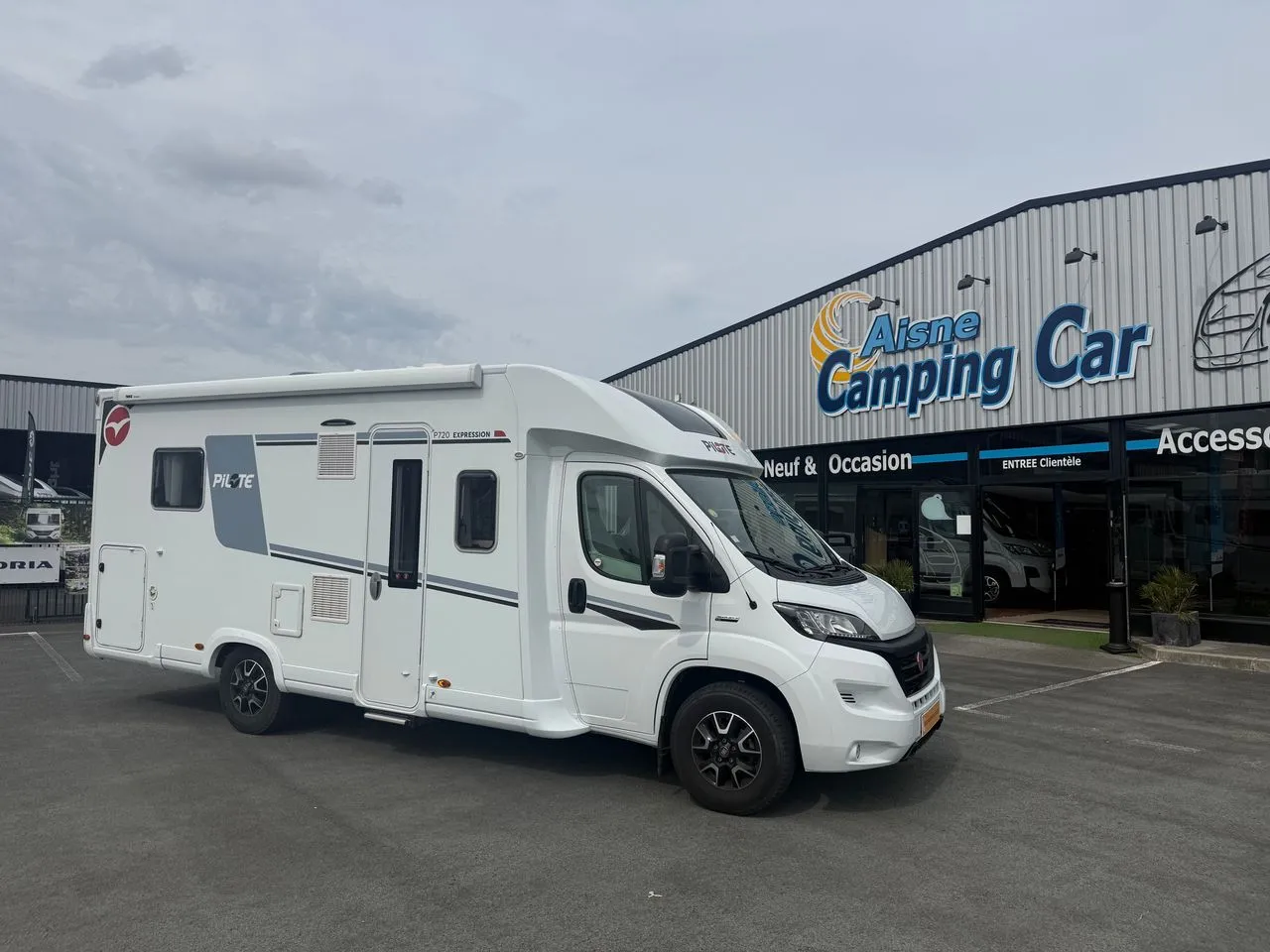 Camping-car occasion – Profilé — Camping-car profilé