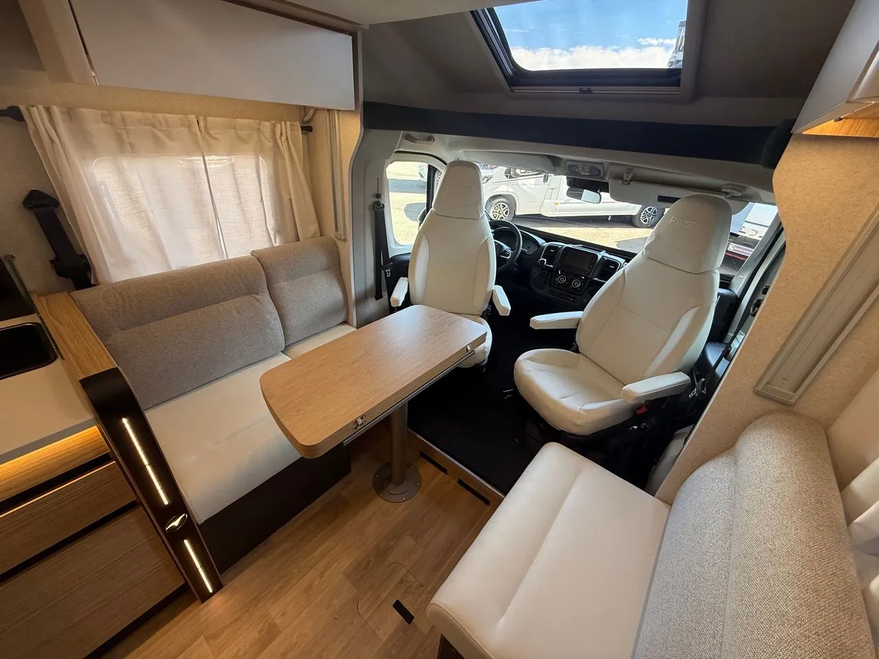 Camping-car - Pilote - P720FC EVIDENCE - 2027