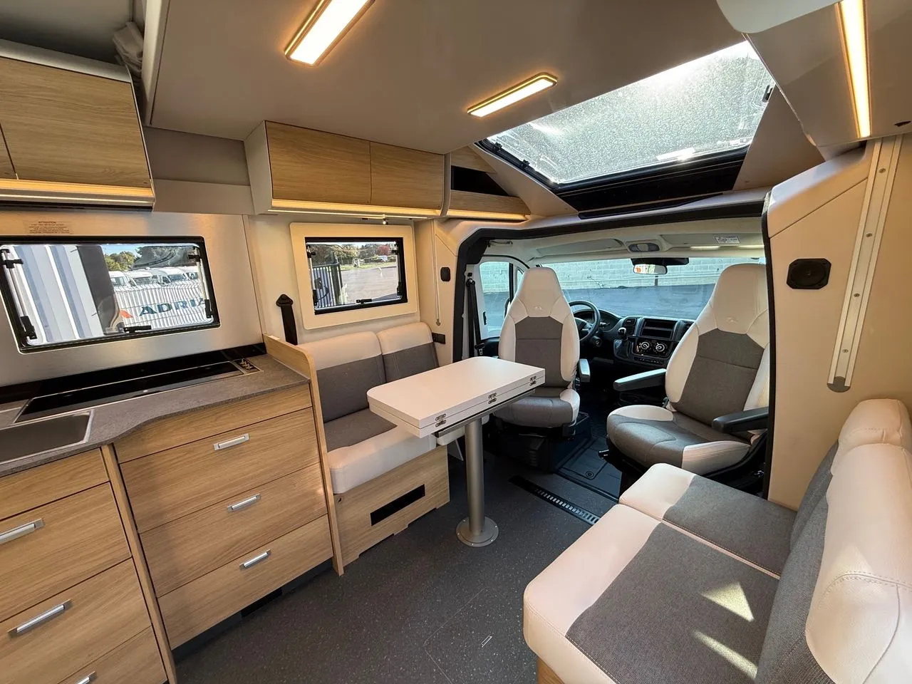 Camping-car - Adria - MATRIX 670 DC - 2027