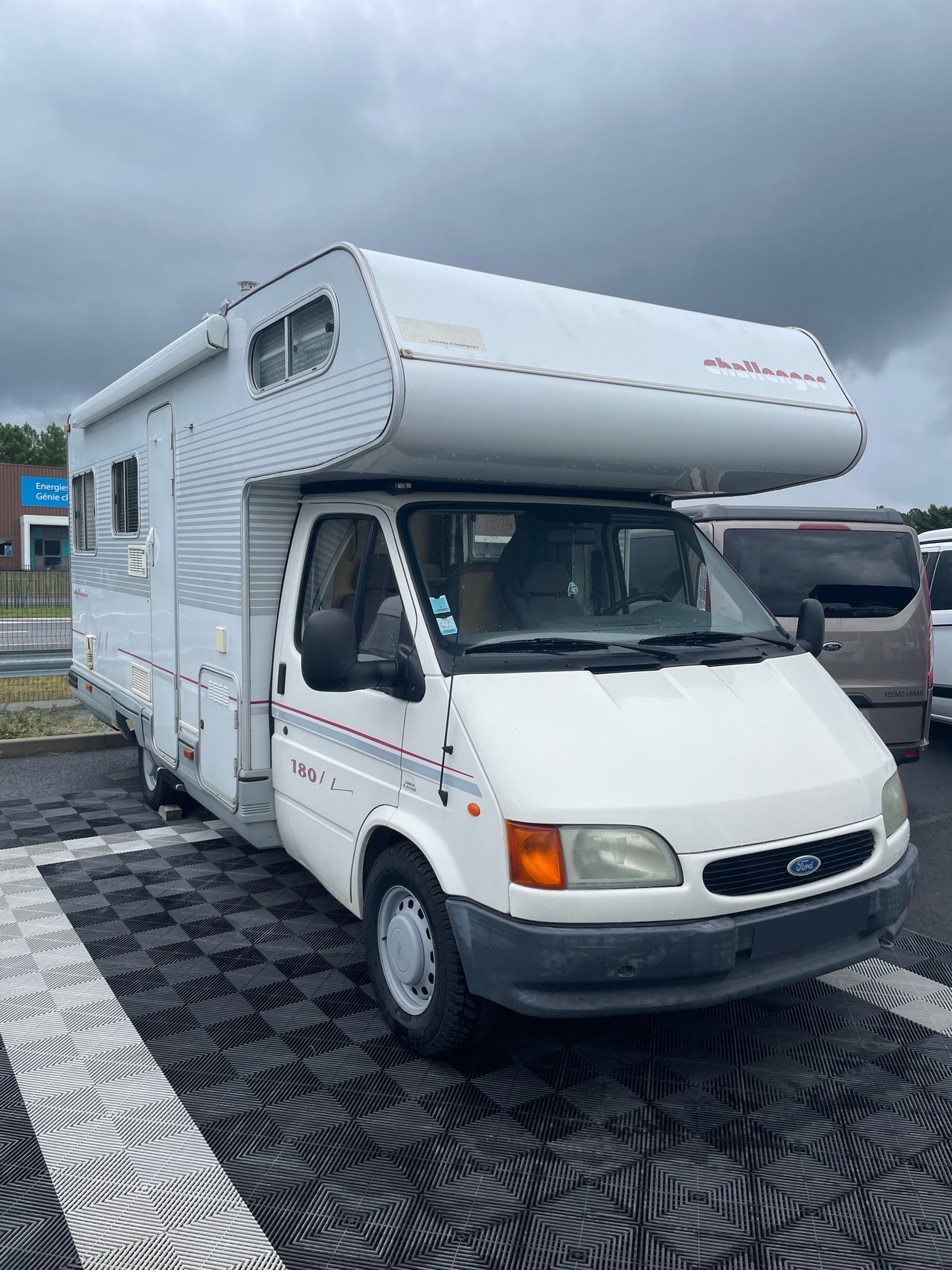 Camping-car CHALLENGER 180