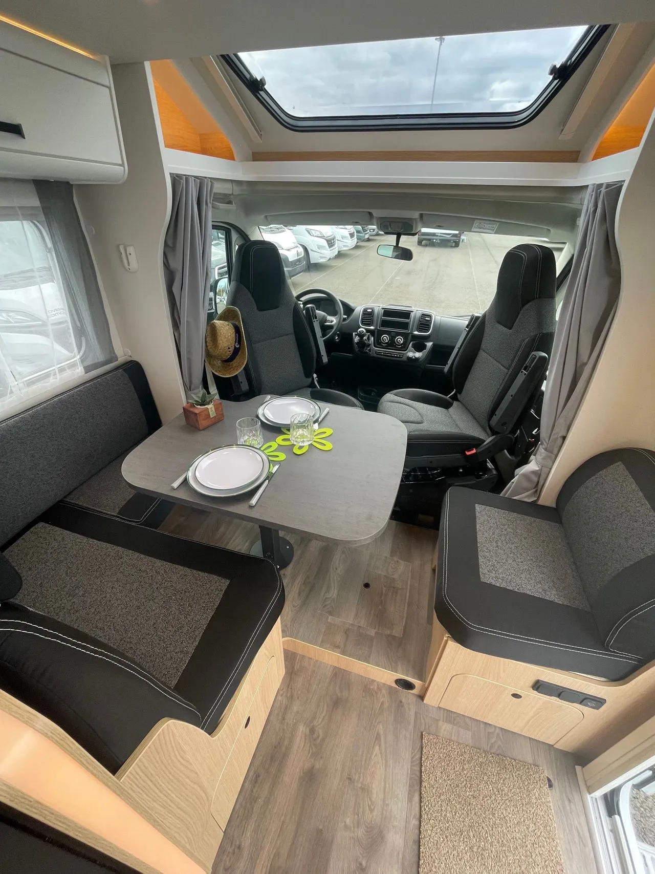 Camping-car - Sunlight - T 68 Access + - 2025