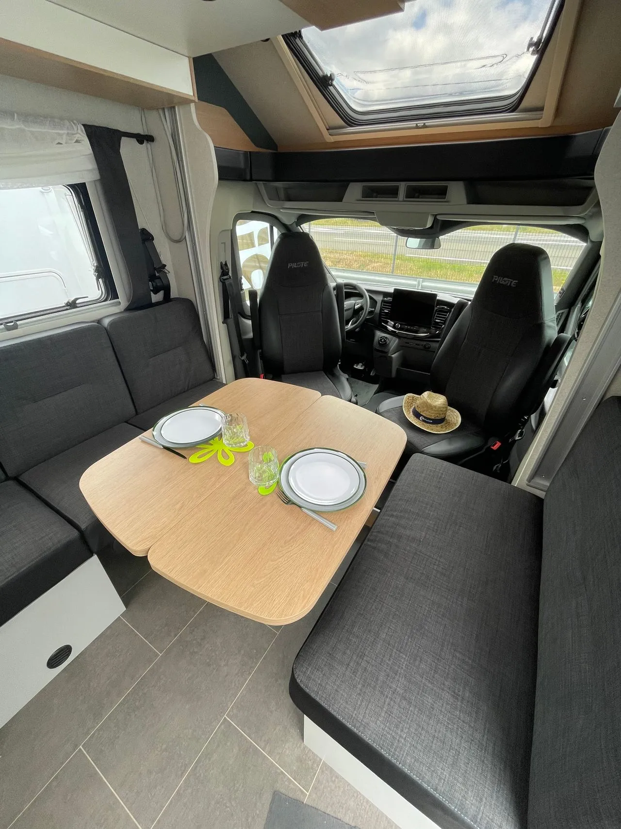 Camping-car - Pilote - A690 G Atlas - 2025