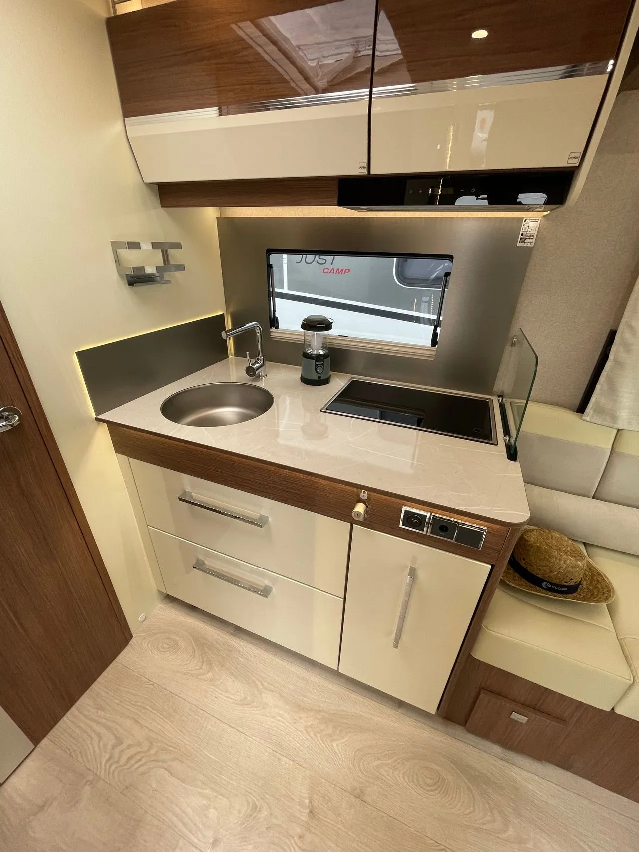Camping-car - Fleurette - Magister 67 LO - 2025
