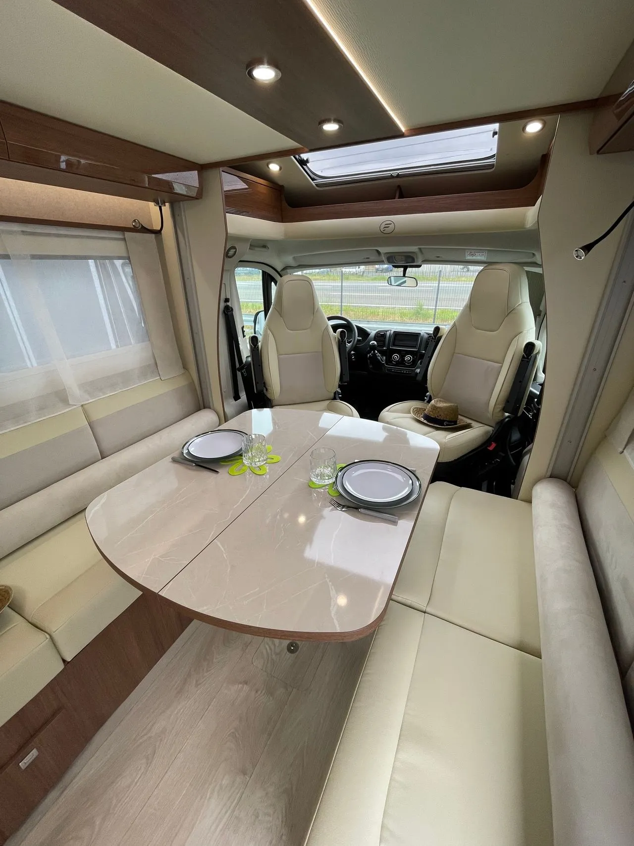 Camping-car - Fleurette - Magister 67 LO - 2025