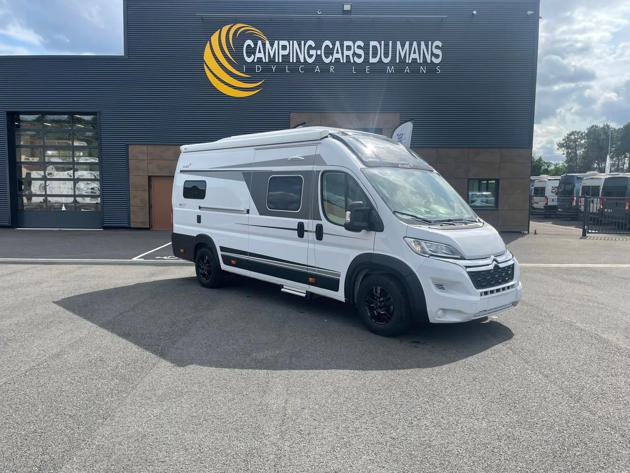 Van 63 GX SKY LIFT 