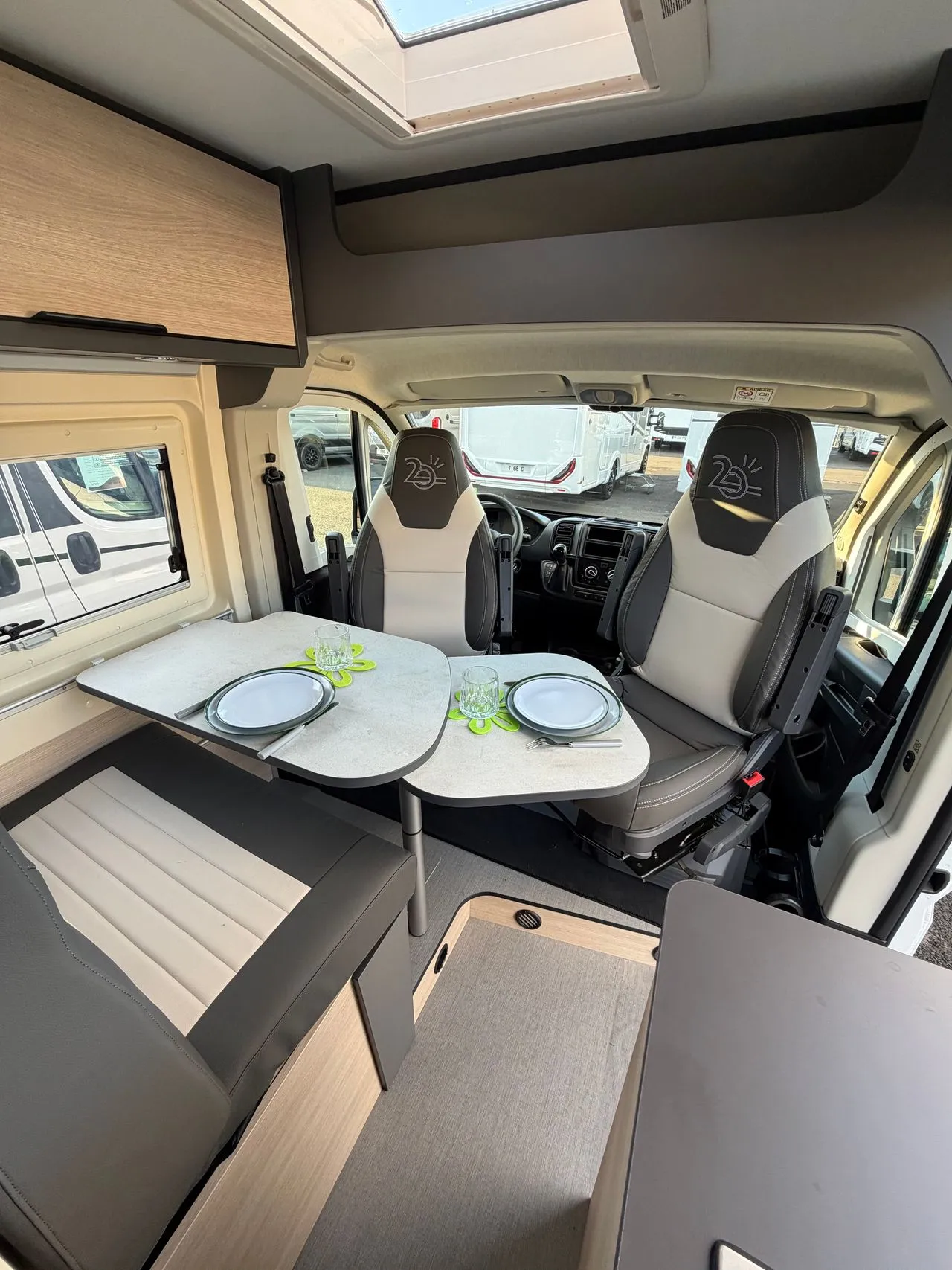 Fourgon aménagé - Dreamer - D 68 / 20 ans - 2025