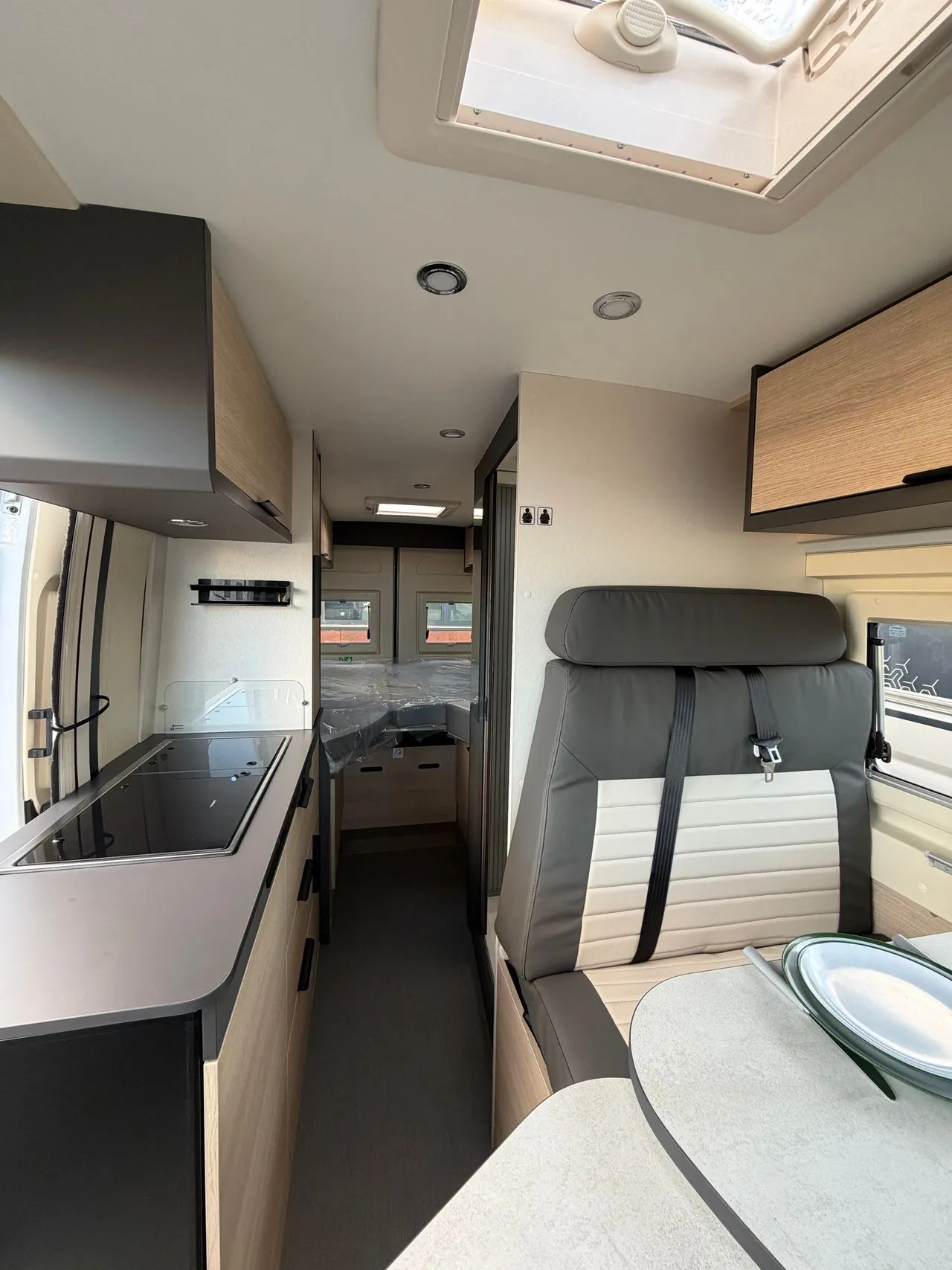 Fourgon aménagé - Dreamer - D 68 / 20 ans - 2025