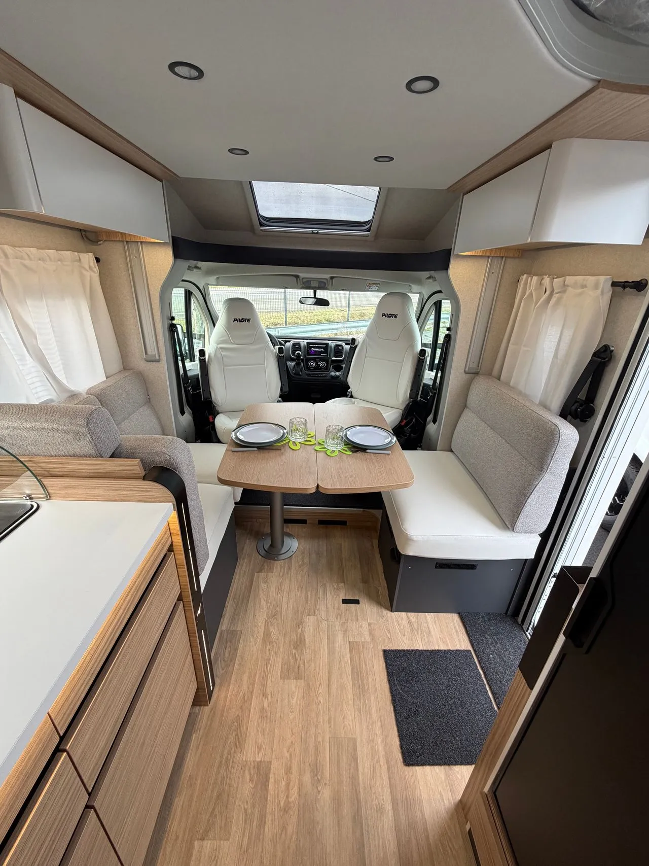 Camping-car - Pilote - P 720 FGJ - 2026