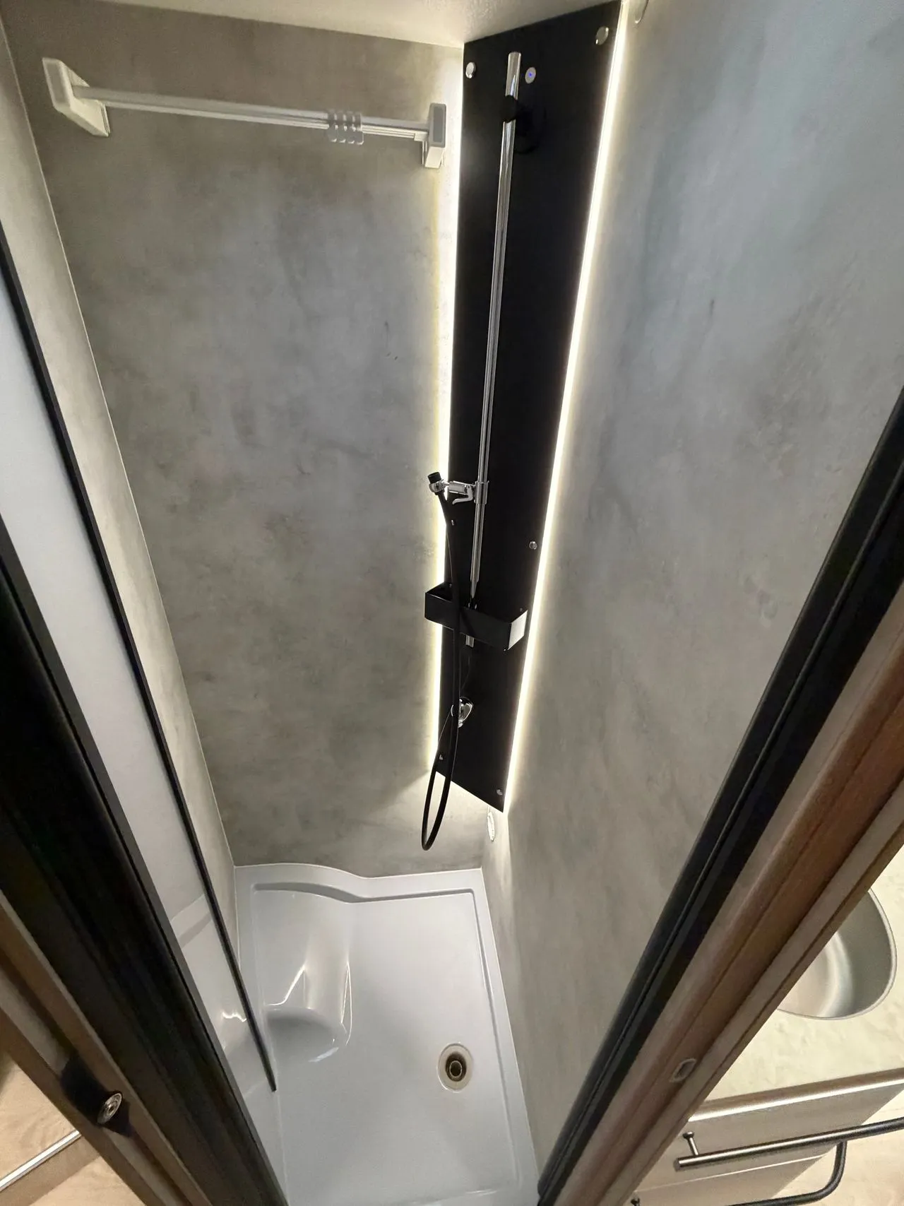 Camping-car - Fleurette - Discover 71 LMF WELLNESS - 2026